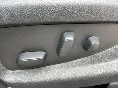 Used 2020 Chevrolet Suburban LS image 12