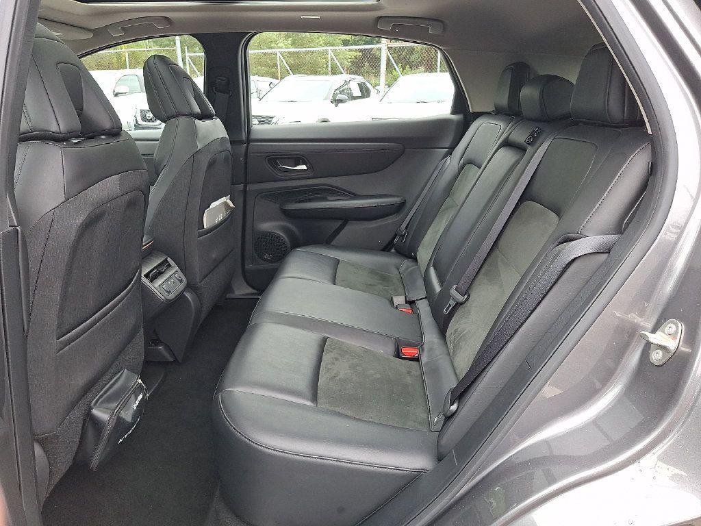 Certified 2024 Nissan Ariya AWD image 11