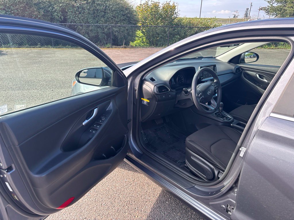 Used 2019 Hyundai Elantra GT FWD image 29