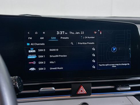 Used 2024 Hyundai Elantra Limited image 19