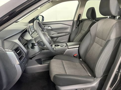 Used 2024 Nissan Rogue SV AWD/4WD image 11