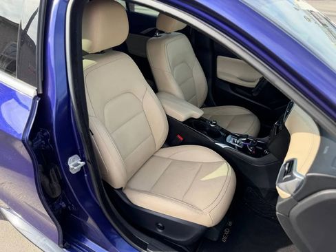 Used 2017 INFINITI QX30 FWD image 36