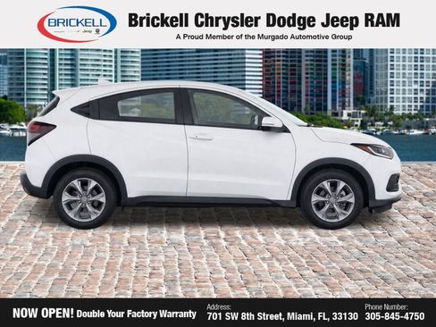 Used 2023 Honda HR-V LX image 8