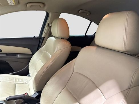 Used 2014 Chevrolet Cruze LT image 21
