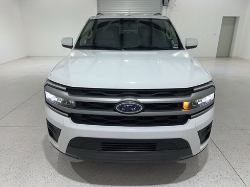 Used 2024 Ford Expedition Max XLT image 8