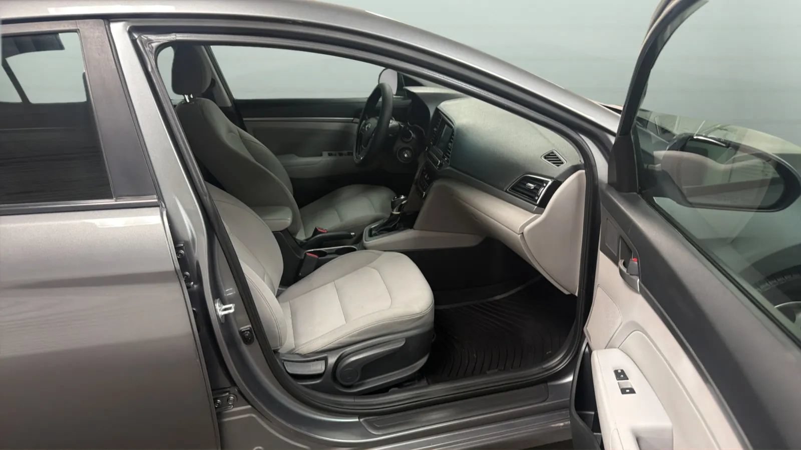 Used 2018 Hyundai Elantra SEL FWD image 21