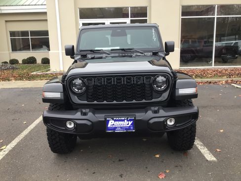 New 2026 Jeep Gladiator Sport image 2