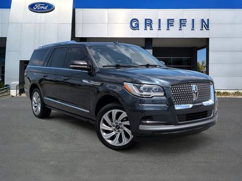 Used 2024 Lincoln Navigator L Reserve AWD/4WD image 2