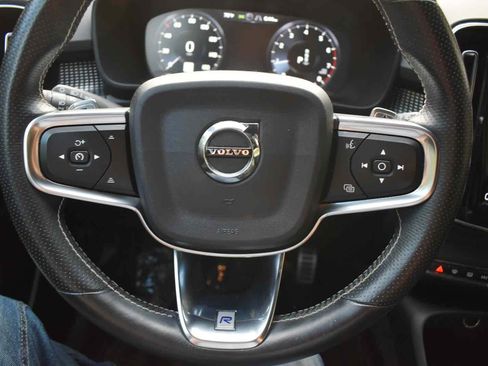Used 2019 Volvo XC40 T5 R-Design AWD/4WD image 21