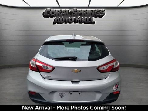 Used 2018 Chevrolet Cruze LT FWD image 4