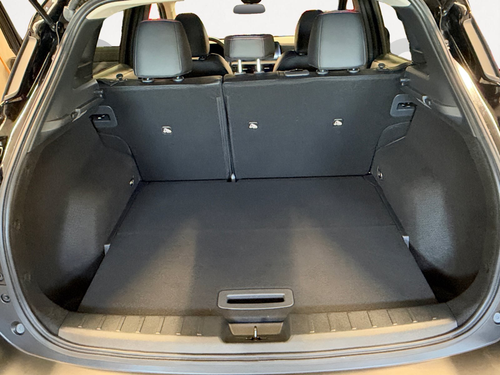 Used 2026 Nissan Kicks SR FWD image 13