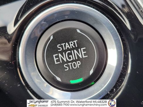 Used 2024 Chevrolet Trax RS w/ Sunroof Package image 18