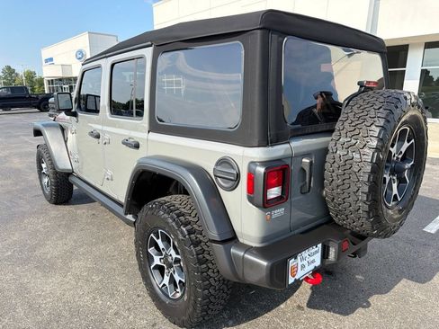 Used 2023 Jeep Wrangler Unlimited Rubicon w/ Cold Weather Group AWD/4WD image 3