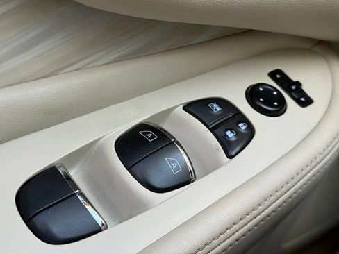 Used 2015 Nissan Murano Platinum w/ Platinum Technology Package FWD image 26