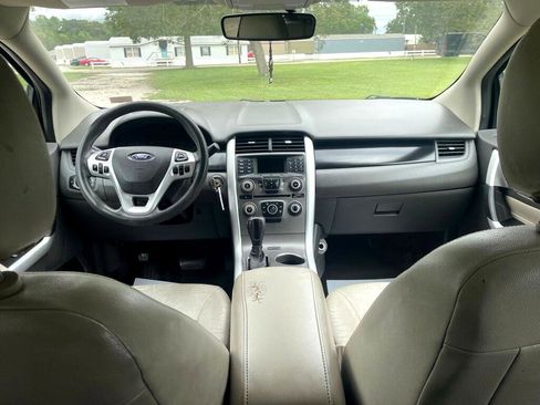 Used 2013 Ford Edge SE image 18
