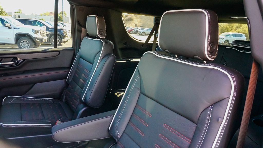 New 2026 GMC Yukon XL AT4 Ultimate AWD/4WD image 9