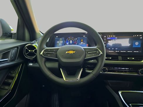 New 2026 Chevrolet Equinox LT w/ Safety and Technology Package FWD image 16