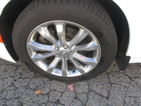 Used 2019 Chrysler 300 Limited w/ Safetytec Plus Group image 10