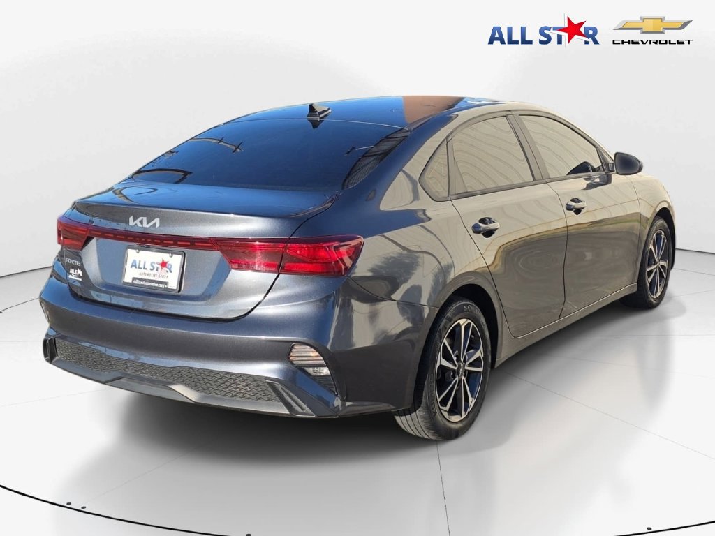 Used 2023 Kia Forte LXS FWD image 3