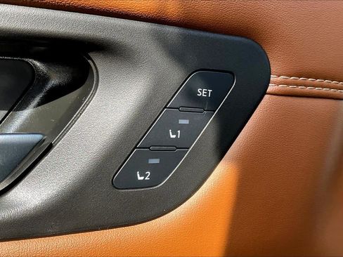 New 2026 Nissan Pathfinder Platinum AWD/4WD image 13