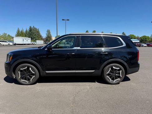 Used 2025 Kia Telluride S FWD image 4