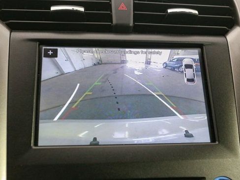 Used 2017 Ford Fusion SE w/ Equipment Group 201A image 22