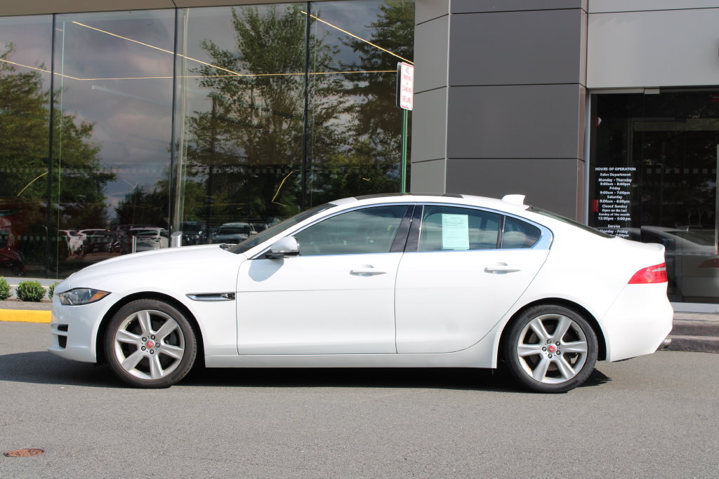 Used 2017 Jaguar XE Prestige AWD/4WD image 6