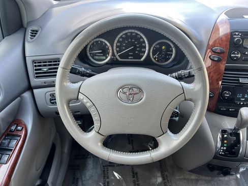 Used 2005 Toyota Sienna XLE AWD/4WD image 22