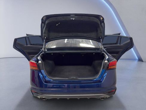 Used 2019 Nissan Altima 2.5 SR w/ SR Premium Package image 11