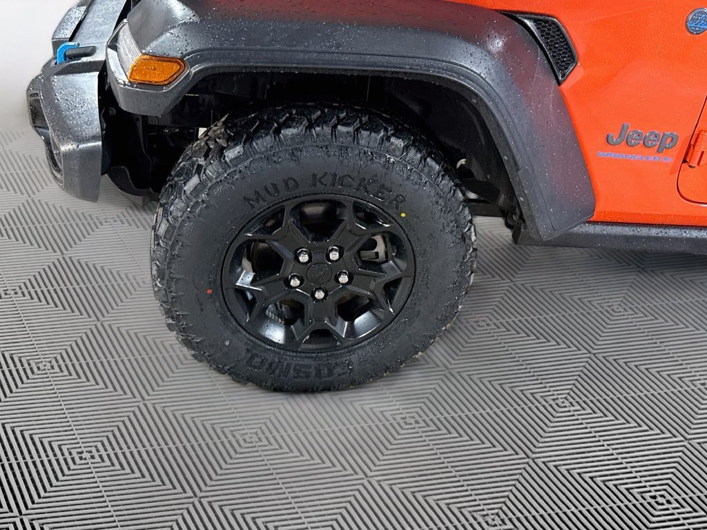 Used 2023 Jeep Wrangler Unlimited w/ Sun & Screen Package AWD/4WD image 35