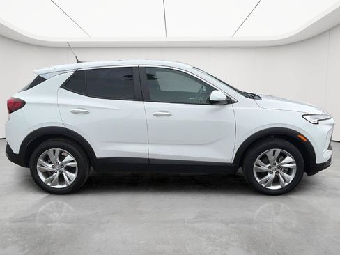 Used 2024 Buick Encore GX Preferred w/ Comfort Package FWD image 8
