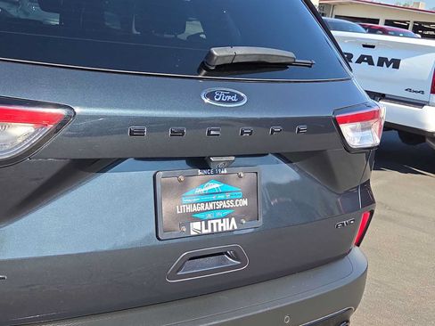Used 2022 Ford Escape SEL w/ SEL Stealth AWD Package image 15