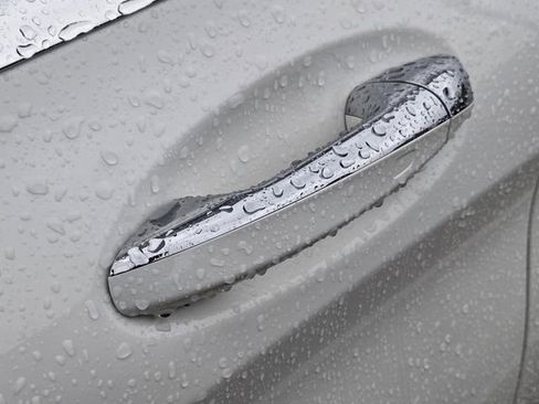 Used 2020 Mercedes-Benz C 300 Sedan image 9