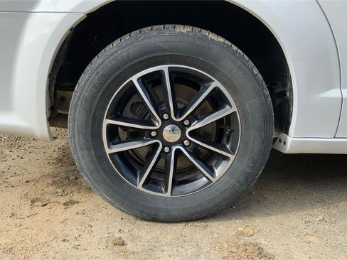 Used 2019 Dodge Grand Caravan GT FWD image 28