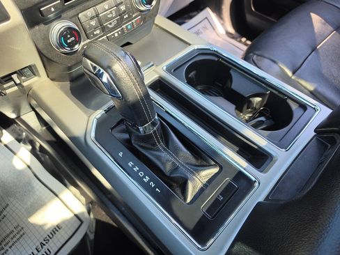 Used 2015 Ford F150 Lariat w/ Equipment Group 502A Luxury AWD/4WD image 30