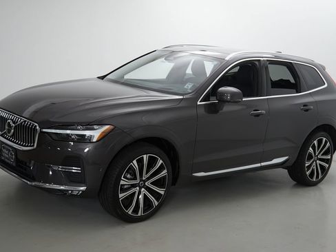Certified 2023 Volvo XC60 B5 Ultimate AWD/4WD image 6