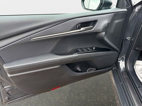 Used 2025 Toyota Camry SE image 17