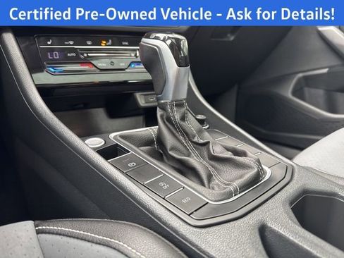 Certified 2025 Volkswagen Jetta SE w/ Sunroof Package FWD image 14