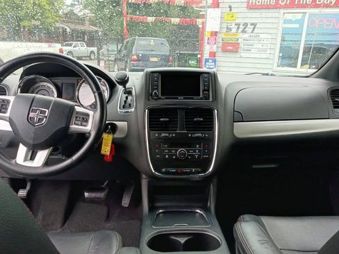 Used 2018 Dodge Grand Caravan GT FWD image 11
