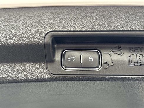 Certified 2024 Ford Explorer Limited image 15