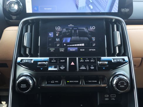 Certified 2024 Lexus LX 600 4WD w/ Luxury Package image 28