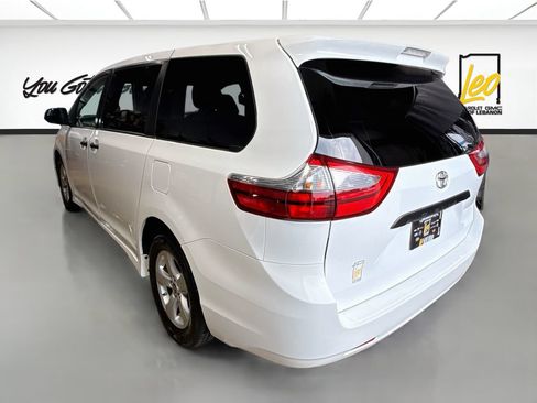 Used 2020 Toyota Sienna L FWD image 7