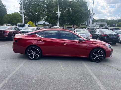 Certified 2023 Nissan Altima 2.5 SR FWD image 6