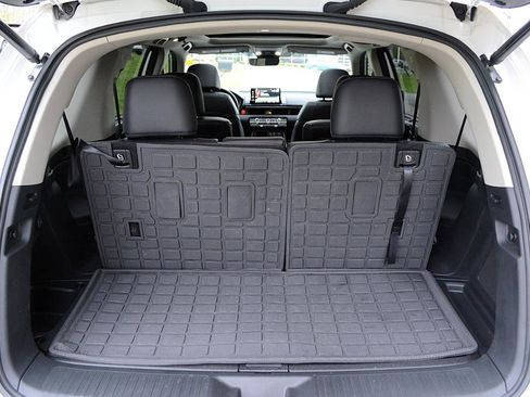 Used 2025 Honda Pilot Touring image 16