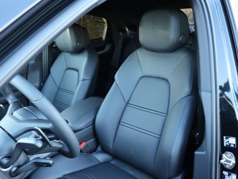 Certified 2026 Porsche Cayenne E-Hybrid Coupe AWD/4WD image 13