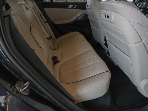 Used 2022 BMW X6 xDrive40i w/ Executive Package AWD/4WD image 32