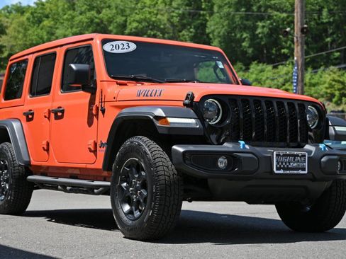 Used 2023 Jeep Wrangler Unlimited w/ Sun & Screen Package AWD/4WD image 9