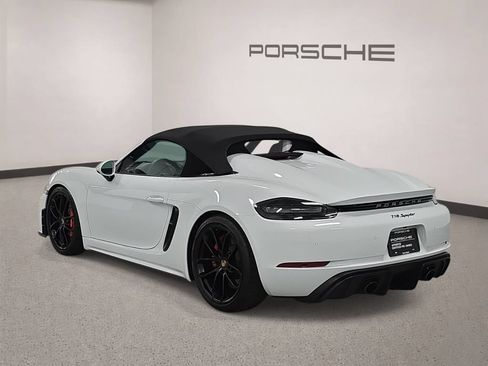 Certified 2022 Porsche 718 Boxster Spyder RWD image 3