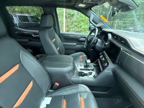 Used 2024 GMC Sierra 1500 AT4 w/ Technology Package AWD/4WD image 12