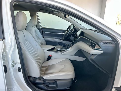 Used 2024 Toyota Camry SE image 31